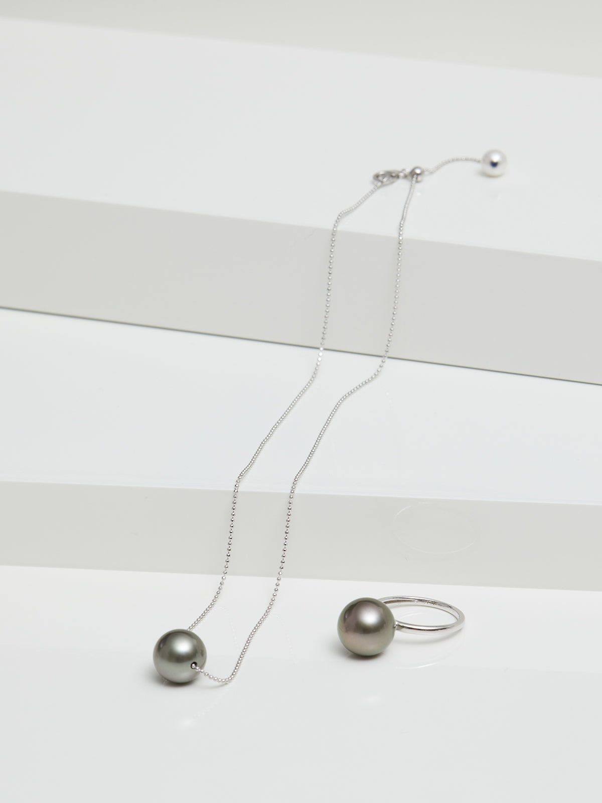 Náhrdelník YANA NESPER Bubbles z bieleho zlata s perlou Tahiti