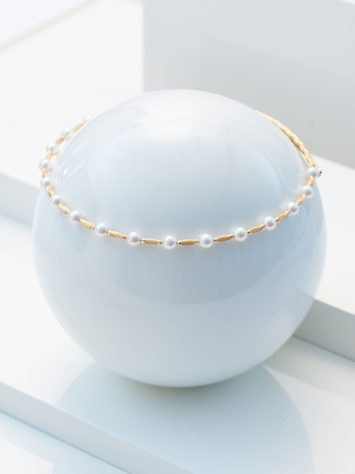 Nahrdelník YANA NESPER perlový s magnetickým zapínaním