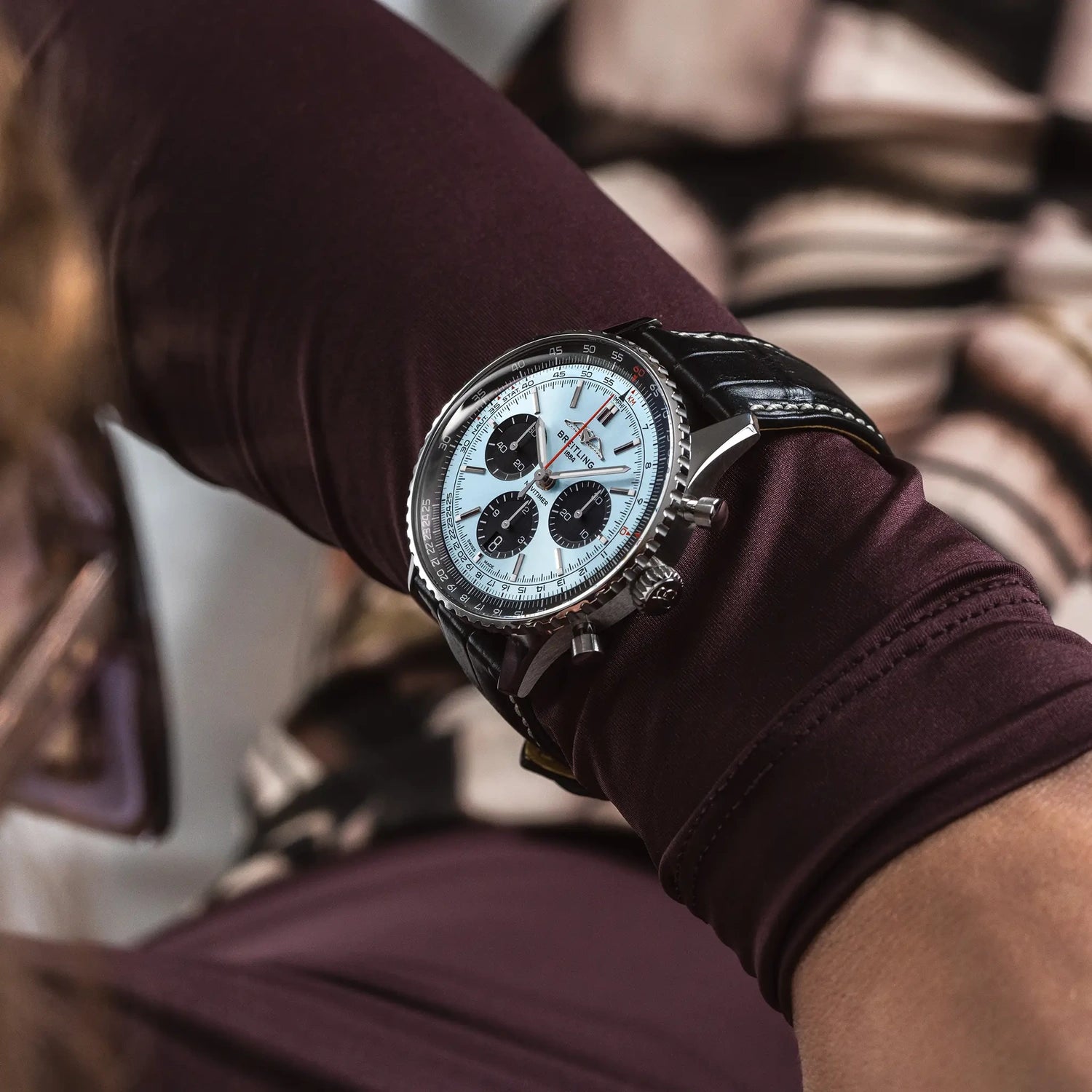 Breitling Navitimer B01 Chronograph 43 AB0138241C1P1 — na zápästí