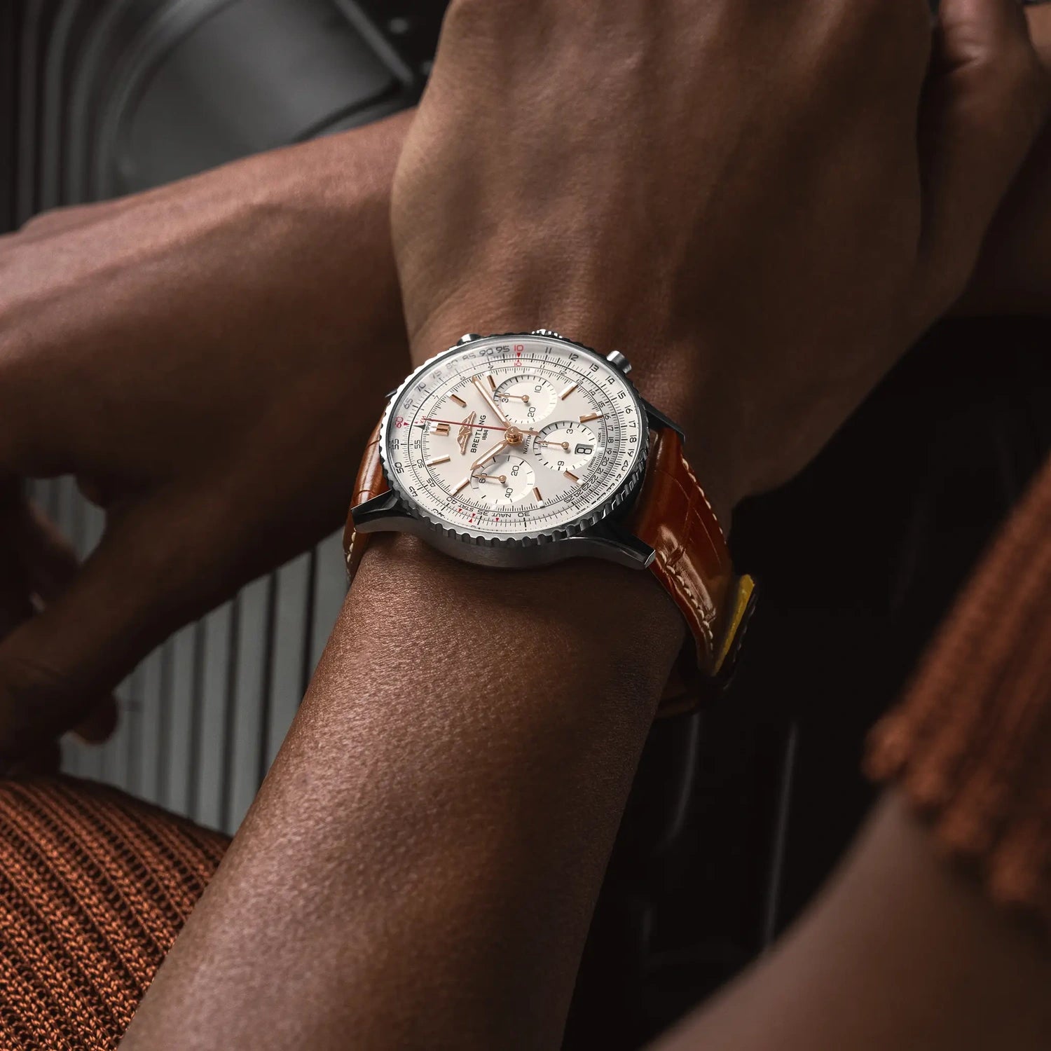 Breitling Navitimer B01 Chronograph 41 AB0139211G1P1 — na zápästí