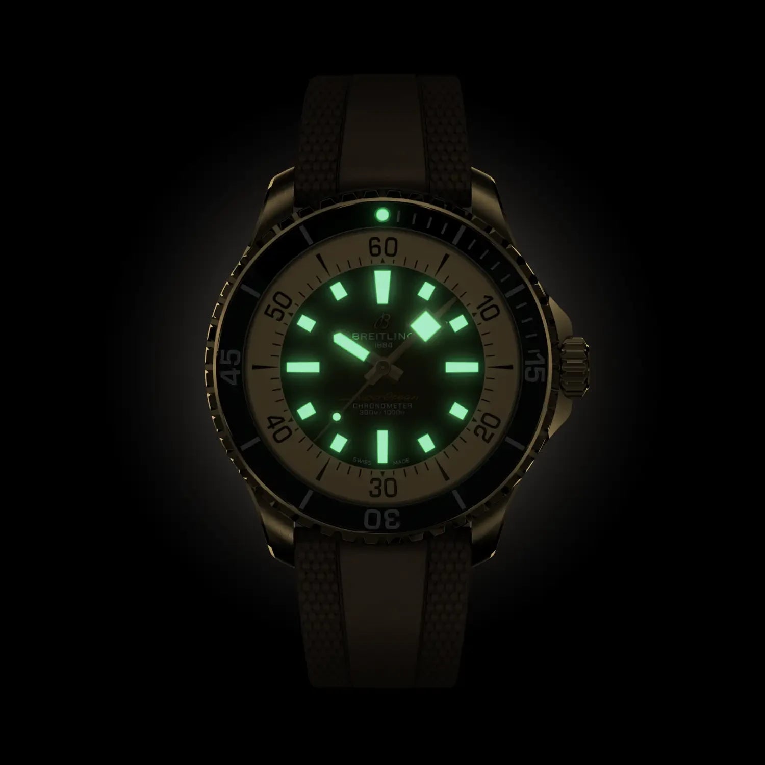 Breitling Superocean Automatic 44 N17376201Q1S1 — lume shot